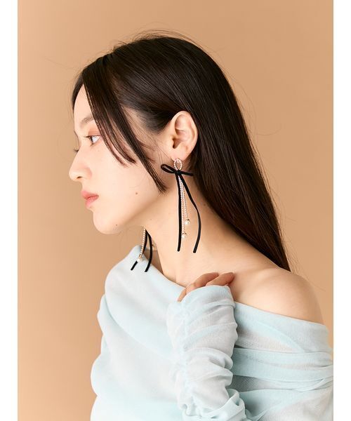 LILY BROWN(リリーブラウン)の「ベルベットリボンピアス(ピアス(両耳用)・レディース・ホワイト/ブラック/ライトブルー・F)」の8枚目の写真