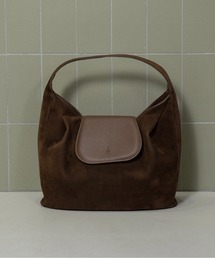 lawgy（ラウジー）の「brushed material flap point bag / ブラッシュドマテリアルフラップポイントバッグ（ハンドバッグ）」