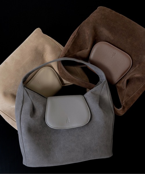 lawgy（ラウジー）の「brushed material flap point bag / ブラッシュドマテリアルフラップポイントバッグ（ハンドバッグ・レディース・ブラウン/サンドベージュ/グレー・FREE）」の14枚目の写真
