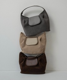lawgy（ラウジー）の「brushed material flap point bag / ブラッシュドマテリアルフラップポイントバッグ（ハンドバッグ）」