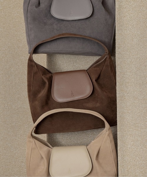 lawgy（ラウジー）の「brushed material flap point bag / ブラッシュドマテリアルフラップポイントバッグ（ハンドバッグ・レディース・ブラウン/サンドベージュ/グレー・FREE）」の21枚目の写真