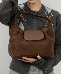 lawgy（ラウジー）の「brushed material flap point bag / ブラッシュドマテリアルフラップポイントバッグ（ハンドバッグ）」