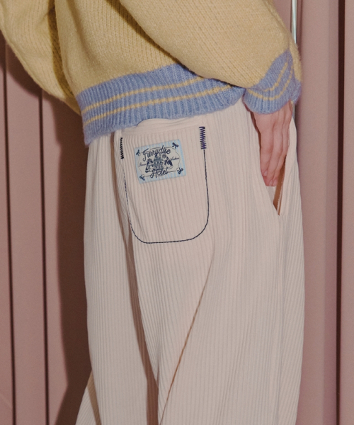 RONRON(ロンロン)の「STITCH CORDUROY TRACK PANTS IVORY(その他パンツ・レディース・その他・FREE)」の1枚目の写真
