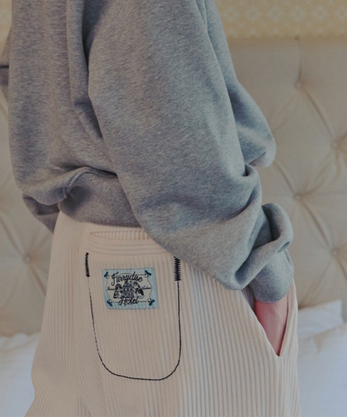 RONRON(ロンロン)の「STITCH CORDUROY TRACK PANTS IVORY(その他パンツ・レディース・その他・FREE)」の3枚目の写真