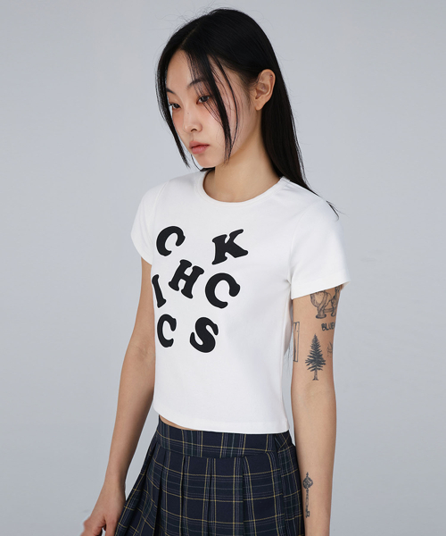 CHICKS(チックス)の「CHICKS WORD ブラック クロップ 半袖Tシャツ 半袖Tシャツ ホワイト(Tシャツ/カットソー・レディース・ホワイト・S(1)/M(2))」の10枚目の写真