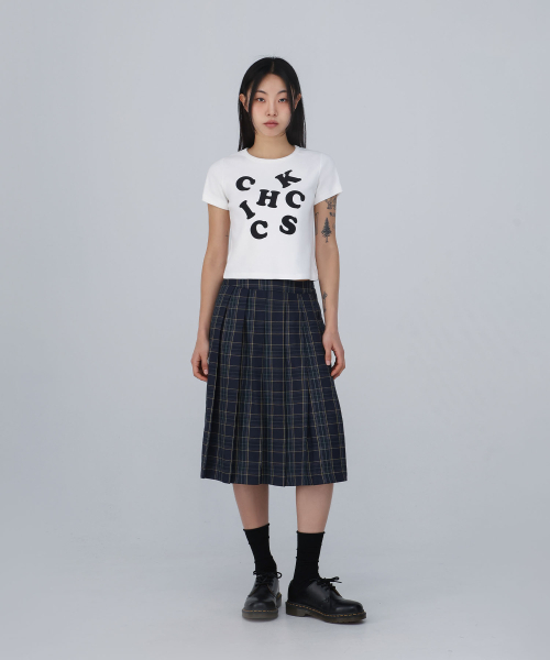 CHICKS(チックス)の「CHICKS WORD ブラック クロップ 半袖Tシャツ 半袖Tシャツ ホワイト(Tシャツ/カットソー・レディース・ホワイト・S(1)/M(2))」の9枚目の写真