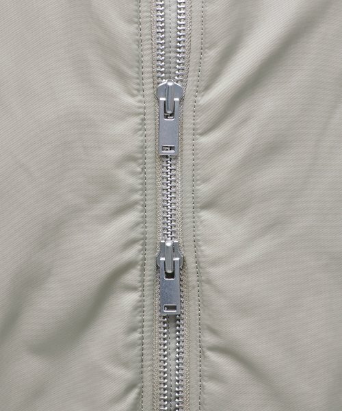 MUSINSA STANDARD(ムシンサスタンダード)の「特大MA-1ボンバージャケット【ダスティベージュ】(ブルゾン・メンズ・その他・MEDIUM/LARGE/X-LARGE/XX-LARGE)」の8枚目の写真