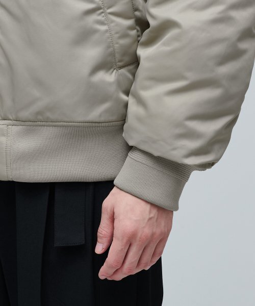 MUSINSA STANDARD(ムシンサスタンダード)の「特大MA-1ボンバージャケット【ダスティベージュ】(ブルゾン・メンズ・その他・MEDIUM/LARGE/X-LARGE/XX-LARGE)」の10枚目の写真