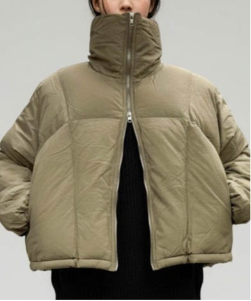 Per sist ence（パーシエンス）の「ファイバーダウンスタンドショートジャケット（ダウンジャケット/コート・レディース・アイボリー/ブラック/グレイッシュベージュ/ブラウン・ONE SIZE）」の4枚目の写真