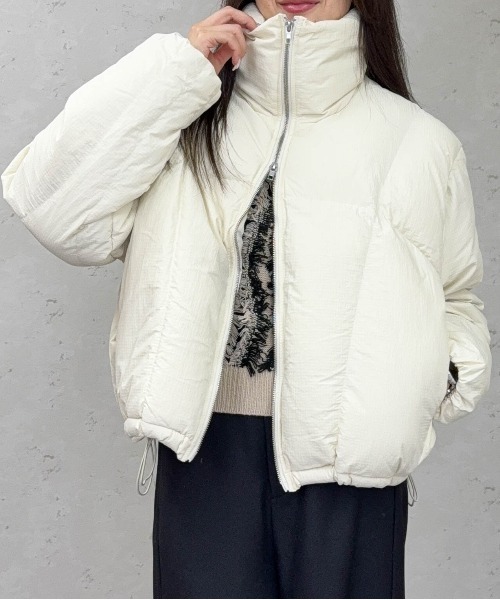 Per sist ence（パーシエンス）の「ファイバーダウンスタンドショートジャケット（ダウンジャケット/コート・レディース・アイボリー/ブラック/グレイッシュベージュ/ブラウン・ONE SIZE）」の16枚目の写真