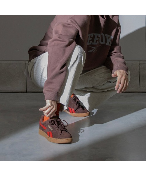 Reebok(リーボック)の「クラブシー グラウンズ UK / CLUB C GROUNDS UK(スニーカー・メンズ・ブラウン/オリーブ・22.5cm/23.0cm/23.5cm/24.5cm/24.0cm/25.0cm/25.5cm/26.0cm/26.5cm/27.0cm/27.5cm/28.0cm/28.5cm/29.0cm)」の4枚目の写真