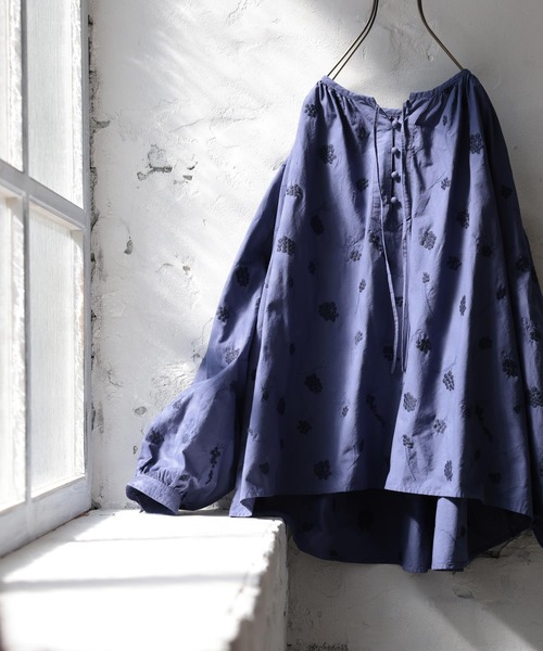 soulberry(ソウルベリー)の「葡萄色した刺繍ブラウス(シャツ/ブラウス・レディース・ネイビー・M/L/LL/3L/4L/5L)」の16枚目の写真