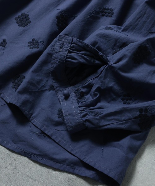 soulberry(ソウルベリー)の「葡萄色した刺繍ブラウス(シャツ/ブラウス・レディース・ネイビー・M/L/LL/3L/4L/5L)」の10枚目の写真