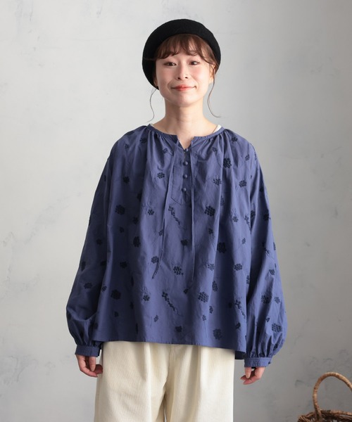 soulberry(ソウルベリー)の「葡萄色した刺繍ブラウス(シャツ/ブラウス・レディース・ネイビー・M/L/LL/3L/4L/5L)」の8枚目の写真