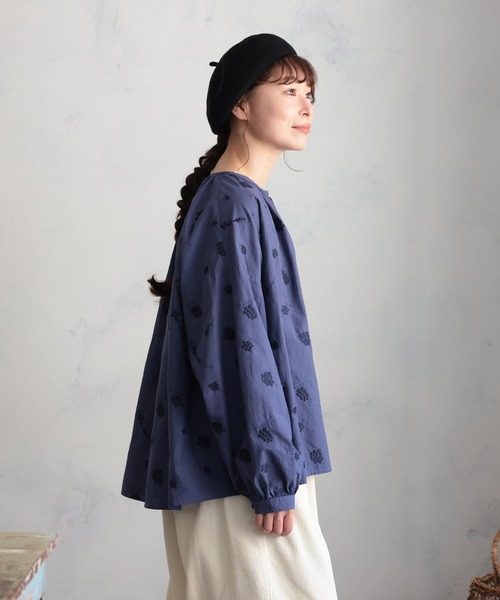 soulberry(ソウルベリー)の「葡萄色した刺繍ブラウス(シャツ/ブラウス・レディース・ネイビー・M/L/LL/3L/4L/5L)」の7枚目の写真