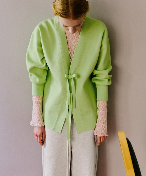 ADAM ET ROPE'(アダムエロペ)の「【サステナブル】マルチwayリボンミドルカーディガン(カーディガン/ボレロ・レディース・オフホワイト/ブラック/ライトグリーン・FREE)」の3枚目の写真