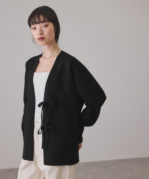 ADAM ET ROPE'(アダムエロペ)の「【サステナブル】マルチwayリボンミドルカーディガン(カーディガン/ボレロ・レディース・オフホワイト/ブラック/ライトグリーン・FREE)」の20枚目の写真