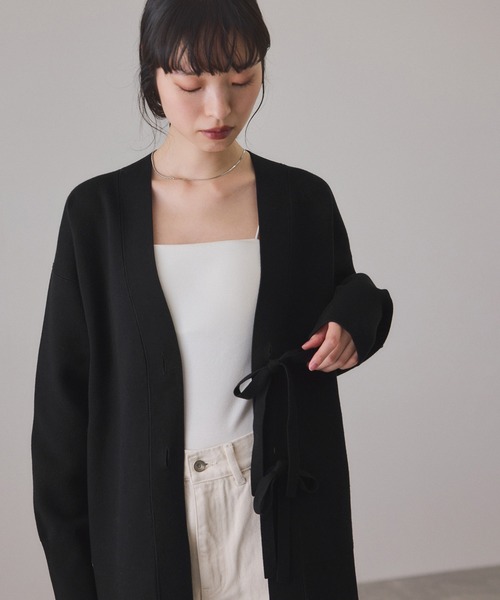 ADAM ET ROPE'(アダムエロペ)の「【サステナブル】マルチwayリボンミドルカーディガン(カーディガン/ボレロ・レディース・オフホワイト/ブラック/ライトグリーン・FREE)」の21枚目の写真