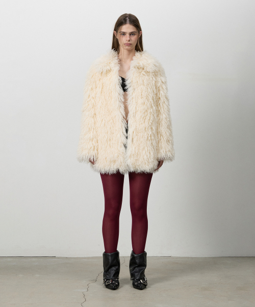 THREE TO EIGHTY(スリートゥエイティー)の「FLUFFY FAUX-FUR JACKET IVORY(ムートンコート・レディース・その他・FREE)」の1枚目の写真