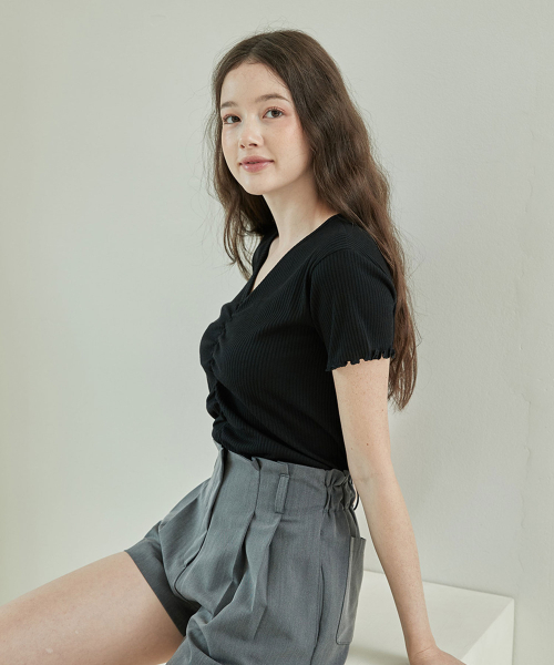 BIBYSEOB（バイバイソプ）の「シャーリングハーフTシャツブラック[T42]（Tシャツ/カットソー・レディース・その他・FREE）」の2枚目の写真