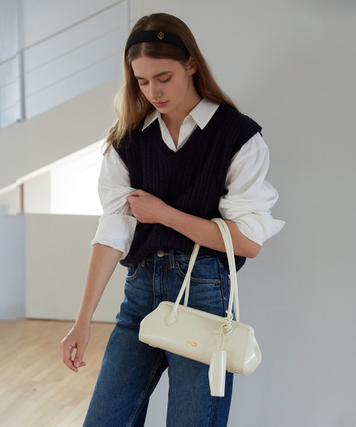 VALLUAT(バリュエット)の「Valenta bag_Ivory(ショルダーバッグ・レディース・その他・FREE)」の2枚目の写真
