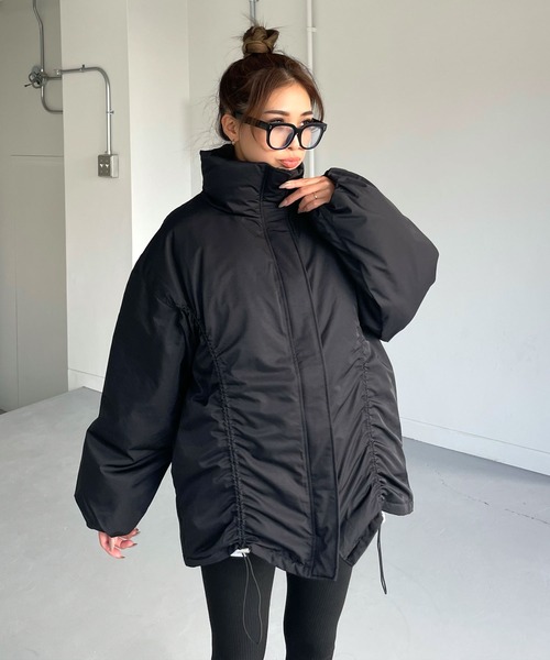 CHERI since1985(シェリ)の「ミドル丈フロントドロストギャザーブルゾン(ブルゾン・レディース・アイボリー/ブラック・FREE)」の8枚目の写真