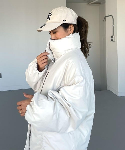 CHERI since1985(シェリ)の「ミドル丈フロントドロストギャザーブルゾン(ブルゾン・レディース・アイボリー/ブラック・FREE)」の19枚目の写真