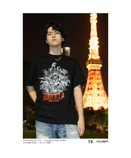AIR TWOKYO(エアトゥーキョー)の「ゴジラ70周年記念 『ゴジラ FINAL WARS』シーンイラストTシャツ(Tシャツ/カットソー・メンズ・ブラック・X-LARGE/LARGE/MEDIUM)」の2枚目の写真