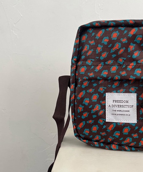 merrylatte（メリーラテ）の「撥水防水軽量刺繍ワッペンショルダーバッグ【Primaras】（ショルダーバッグ・レディース・ブルー系その他/バーガンディー/グレー×ピンク/ブラウン系その他/アイボリー・FREE）」の4枚目の写真