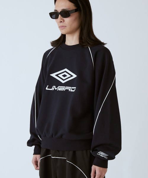 UMBRO（アンブロ）の「UMBRO×Lui's パイピングロゴスウェット