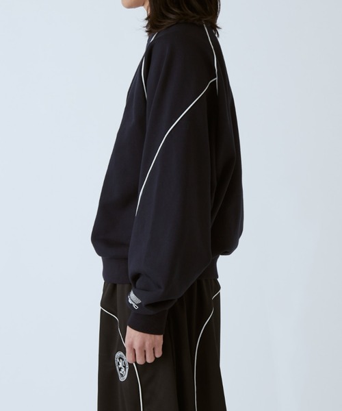 UMBRO(アンブロ)の「【UMBRO×Lui's 】パイピングロゴスウェット(スウェット・レディース・ブラック/ネイビー・S/M)」の15枚目の写真