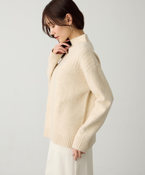 Petit Honfleur(プチオンフルール)の「メランジボトルネックニット(ニット/セーター・レディース・ベージュ/ネイビー/ピンク・M/L)」の7枚目の写真