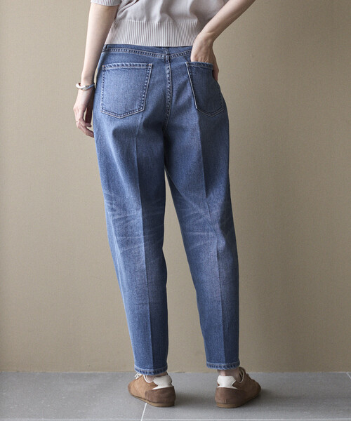 Healthy denim(ヘルシーデニム)の「Healthy Denim × Firsthand/ヘルシーデニム 別注 Carrot / テーパードシルエット デニムパンツ(デニムパンツ・レディース・ブルー・25/24/23)」の14枚目の写真