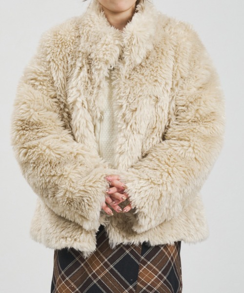 31 Sons de mode（トランテアン　ソン　ドゥ　モード）の「2025秋冬新作 一部店舗限定 シャギーファーショートコート（その他アウター・レディース・ベージュ/チャコールグレー・ﾌﾘ-）」の6枚目の写真