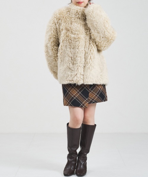 31 Sons de mode（トランテアン　ソン　ドゥ　モード）の「2025秋冬新作 一部店舗限定 シャギーファーショートコート（その他アウター・レディース・ベージュ/チャコールグレー・ﾌﾘ-）」の10枚目の写真