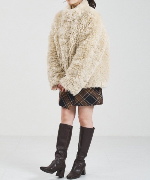31 Sons de mode（トランテアン　ソン　ドゥ　モード）の「2025秋冬新作 一部店舗限定 シャギーファーショートコート（その他アウター・レディース・ベージュ/チャコールグレー・ﾌﾘ-）」の11枚目の写真