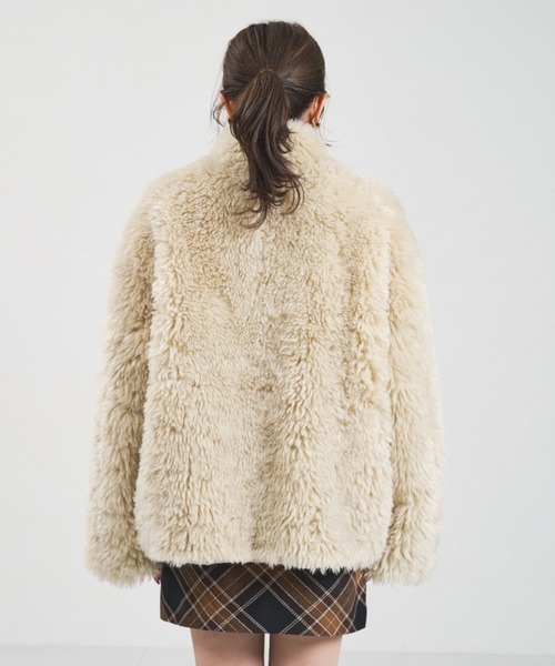 31 Sons de mode（トランテアン　ソン　ドゥ　モード）の「2025秋冬新作 一部店舗限定 シャギーファーショートコート（その他アウター・レディース・ベージュ/チャコールグレー・ﾌﾘ-）」の13枚目の写真