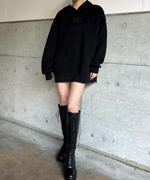 EGOIST（エゴイスト）の「ラインストーンフードトップス（パーカー・レディース・ホワイト/ブラック・FREE）」の6枚目の写真