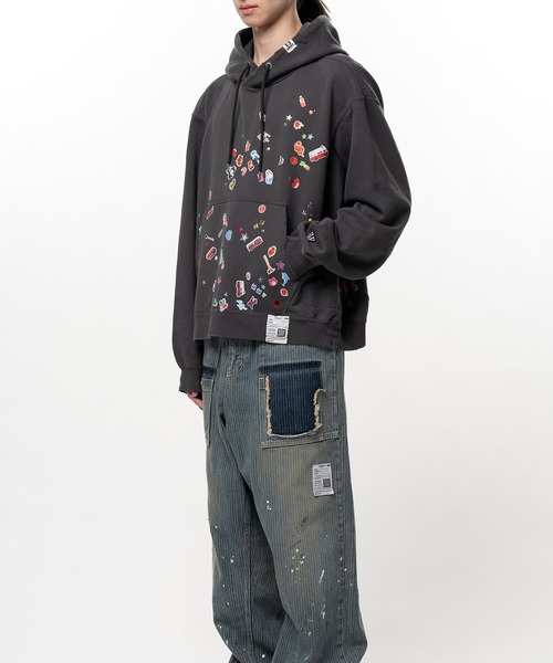 Maison MIHARA YASUHIRO(メゾンミハラヤスヒロ)の「Kids Sticker Printed Hoodie(スウェット・メンズ・ブラック/ホワイト・46/44/48)」の10枚目の写真