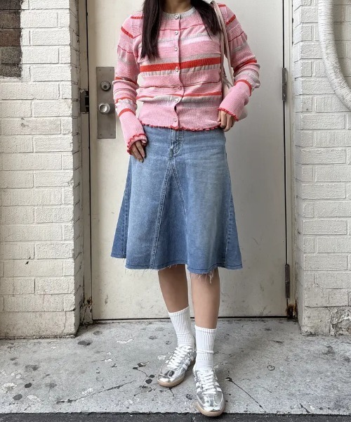 adidas(アディダス)の「(ADIDAS)SAMBA(スニーカー・レディース・シルバー・25cm/24cm/23cm/24.5cm/23.5cm)」の15枚目の写真