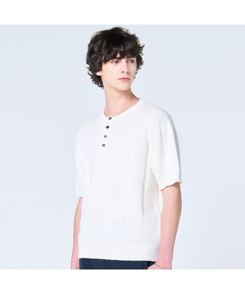HYOJI（ヒョージ）の「SS ウォッシャブル [ケーブルヘンリーネック] クロップ半袖ニット (8カラー)（ニット/セーター・メンズ・レンガ/ネイビー/アイボリー/ブラック/チャコール/ブラウン/レッド/クリーム・FREE/SMALL/MEDIUM/LARGE/X-LARGE）」の2枚目の写真