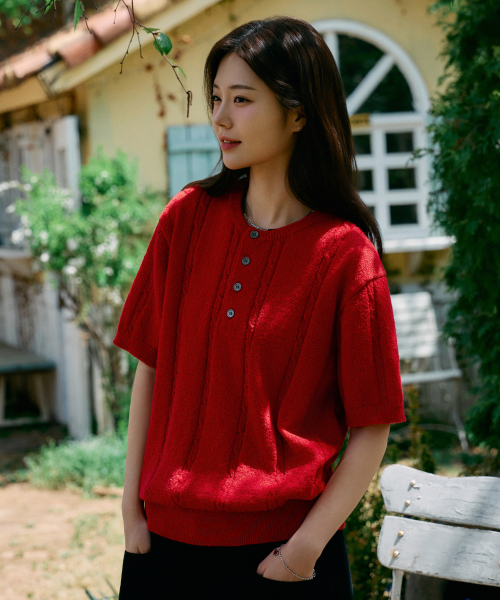 HYOJI（ヒョージ）の「SS ウォッシャブル [ケーブルヘンリーネック] クロップ半袖ニット (8カラー)（ニット/セーター・メンズ・レンガ/ネイビー/アイボリー/ブラック/チャコール/ブラウン/レッド/クリーム・FREE/SMALL/MEDIUM/LARGE/X-LARGE）」の10枚目の写真