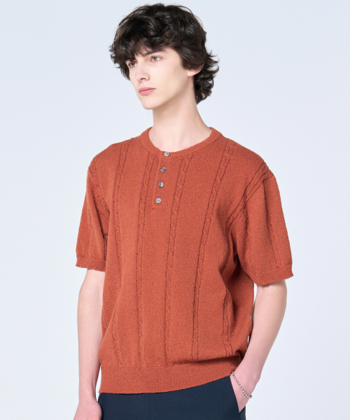 HYOJI（ヒョージ）の「SS ウォッシャブル [ケーブルヘンリーネック] クロップ半袖ニット (8カラー)（ニット/セーター・メンズ・レンガ/ネイビー/アイボリー/ブラック/チャコール/ブラウン/レッド/クリーム・FREE/SMALL/MEDIUM/LARGE/X-LARGE）」の20枚目の写真
