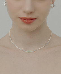 Tou（ティーオーユー）の「WE014 Mini pearl necklace（ネックレス）」