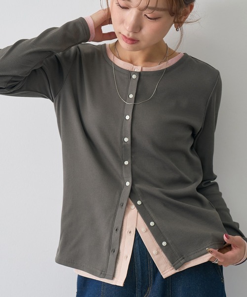 NOGLE(ノグル)の「【NOGLE/ノグル】レイヤードバイカラーカーディガン(カーディガン/ボレロ・レディース・レッド/ネイビー/チャコールグレー/グレー・FREE)」の2枚目の写真