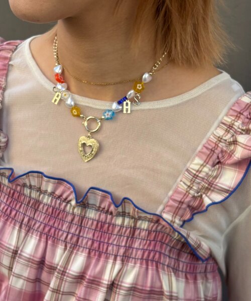 HELLO.SANFRANCISCO（ハローサンフランシスコ）の「【HELLO.SANFRANCISCO/ハローサンフランシスコ】イニシャルチャームフラワービーズネックレス（ネックレス・レディース・その他・ONE SIZE）」の3枚目の写真