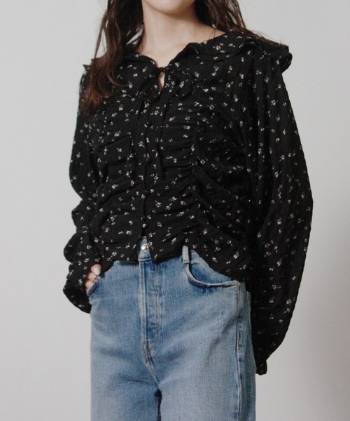 Social GIRL(ソーシャルガール)の「シャーリング小花柄フリルカラーブラウス シャツブラウス 長袖(シャツ/ブラウス・レディース・ブラック/ピンク/オフホワイト・M)」の6枚目の写真