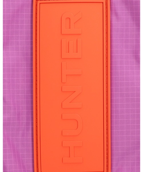 HUNTER(ハンター)の「トラベル リップストップ リサイクル ナイロン フォンポーチ(ボディバッグ/ウエストポーチ・レディース・ホワイト×ブルー/フューシャピンク/シャーベット/ブラック×グレー・ONE)」の8枚目の写真