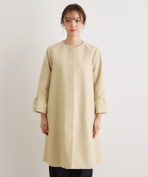 LAURA ASHLEY(ローラアシュレイ)の「【洗える/サスティナブル素材】ギャザースリーブ グログランコート(ノーカラーコート・レディース・ベージュ/ネイビー・38/40)」の11枚目の写真