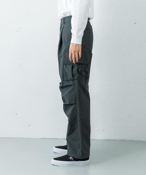 URBAN RESEARCH(アーバンリサーチ)の「URBAN RESEARCH iD TASLAN NYLON OVER PANTS(その他パンツ・メンズ・チャコールグレー/ブラック・LARGE/MEDIUM)」の18枚目の写真